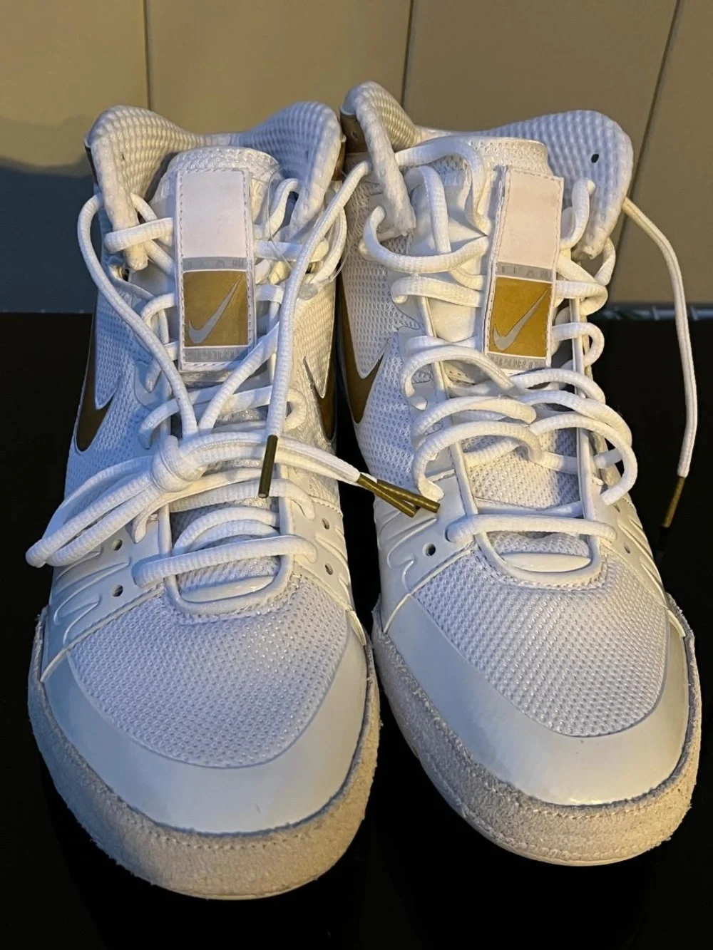 Nike Freek Wrestling Shoes White Metallic Gold Men's Size 10.5 NIB